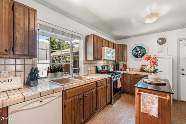 Detail Gallery Image 12 of 37 For 17448 Keswick St, Northridge,  CA 91325 - 3 Beds | 1 Baths