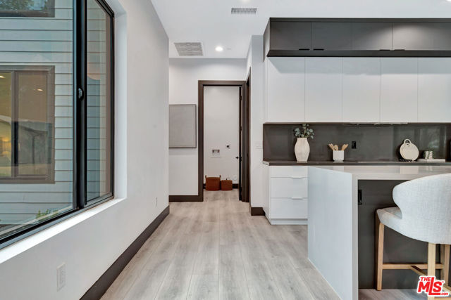 19513 Cantara Street, Reseda CA: https://media.crmls.org/mediaz/bfa6b508-5799-4f54-8c47-186f4ce5a156.jpg