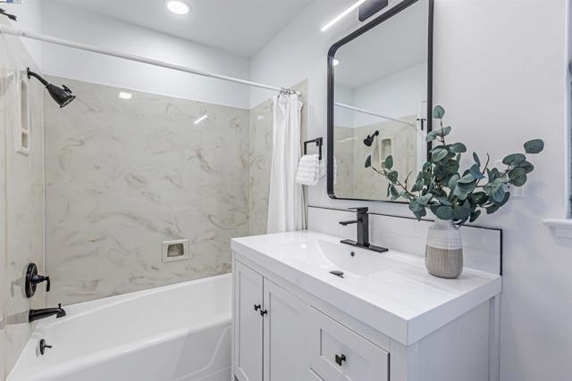 37972 Ballard Dr, Fremont CA: https://media.crmls.org/mediaz/bfa6e737-7a7a-4da3-8cca-909911777a24.jpg