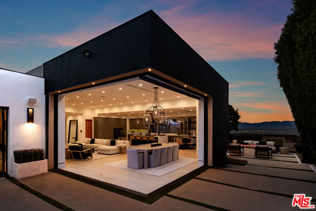 16366 Sloan Drive, Los Angeles CA: https://media.crmls.org/mediaz/bfa705bf-4acc-40f0-9561-2ed718cc5afc.jpg