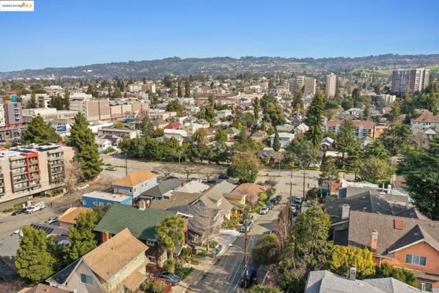 3537 Kempton, Oakland CA: https://media.crmls.org/mediaz/bfa75000-89e3-4834-961f-ac3173142c46.jpg