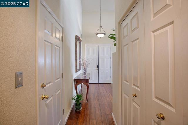 1409 Dumaine St, Concord CA: https://media.crmls.org/mediaz/bfa78979-ab0e-4377-a31a-30bd8e2adfb6.jpg