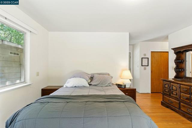 3363 Mcgraw Ln, Lafayette CA: https://media.crmls.org/mediaz/bfa9230b-5658-4237-8811-6fda265af49e.jpg