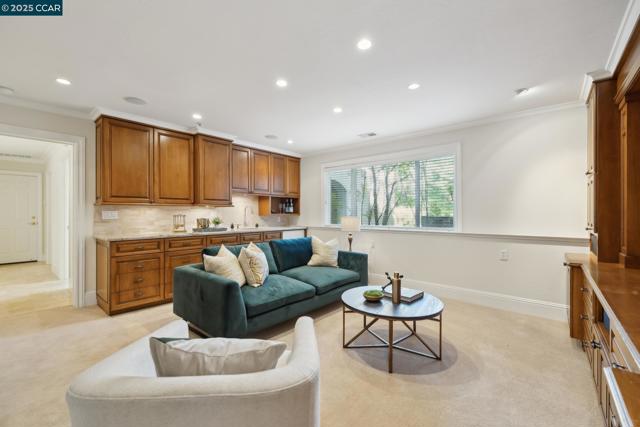 135 Dean Rd, Alamo CA: https://media.crmls.org/mediaz/bfa9d2aa-ed04-474c-be8a-1958f152d089.jpg