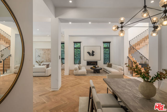 636 N Kilkea Drive, Los Angeles CA: https://media.crmls.org/mediaz/bfaa0f5f-f1f9-47fb-8ab3-53311ab752f2.jpg