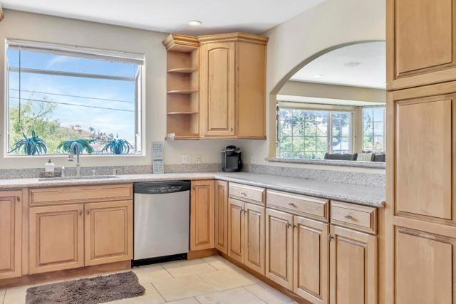 3848 Mariposa Drive, Clearlake CA: https://media.crmls.org/mediaz/bfaa1367-f617-4d1b-8b5b-b37218396287.jpg