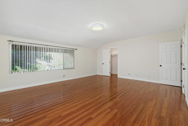 9503 Via Venezia, Burbank CA: https://media.crmls.org/mediaz/bfaaad19-5377-4cda-81fe-ff6a76bdecef.jpg