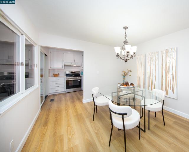 600 Terra California Dr, Walnut Creek CA: https://media.crmls.org/mediaz/bfaad399-70d7-458a-a898-5ee443af6fc0.jpg