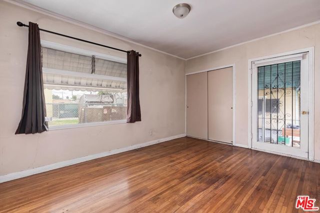 1844 Leighton Avenue, Los Angeles CA: https://media.crmls.org/mediaz/bfaaefdd-78e0-4a2a-9305-0f4adad17b84.jpg
