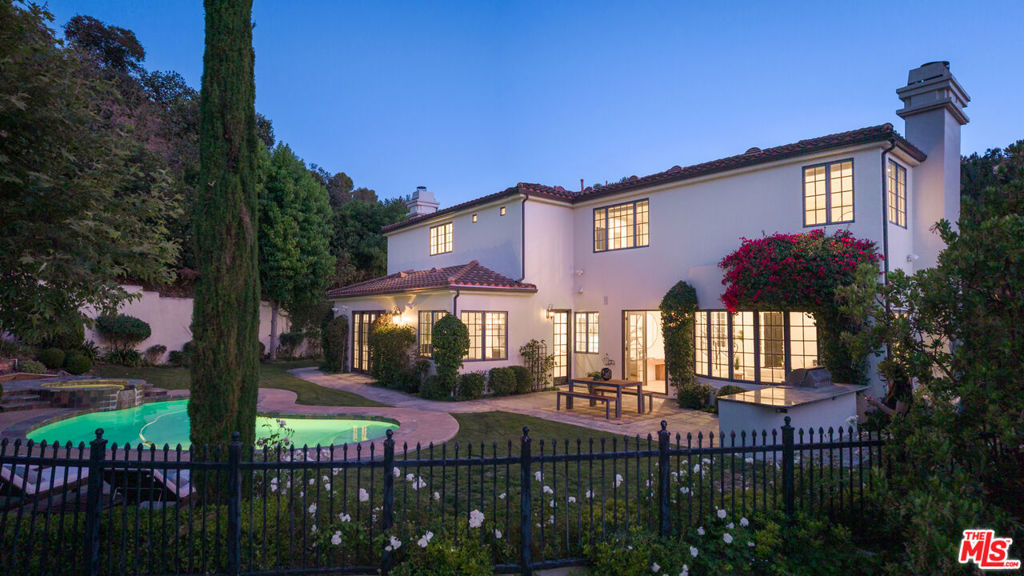 3686 Benedict Canyon Lane