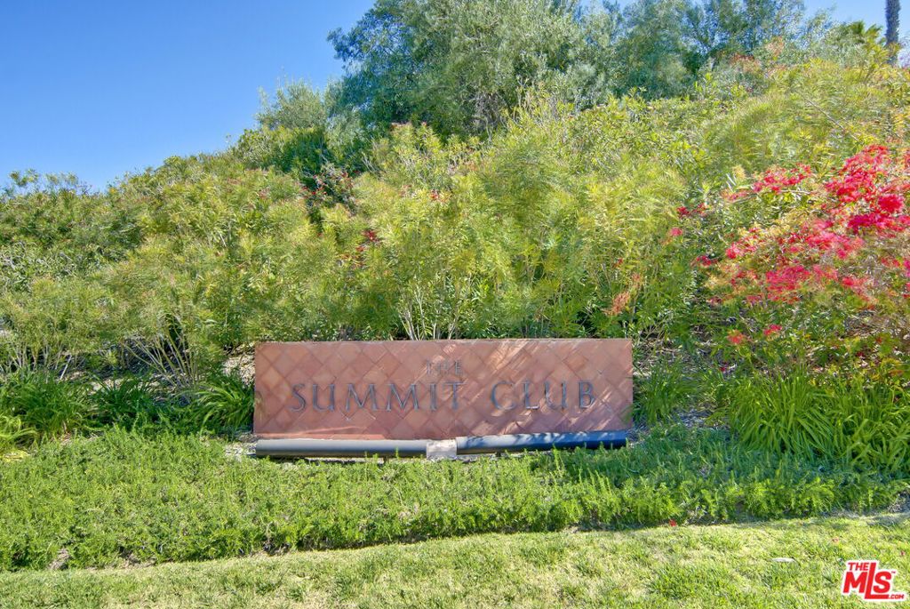 Summit Club