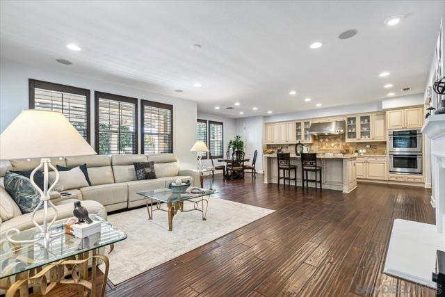6839 Helenite Pl, Carlsbad CA: https://media.crmls.org/mediaz/bfac4b97-31a6-4066-8129-b2589b9ff3ae.jpg