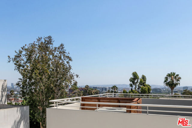 1020 Hilldale Avenue, West Hollywood CA: https://media.crmls.org/mediaz/bfad40a3-9645-4edd-aea5-7bb358c5a47d.jpg