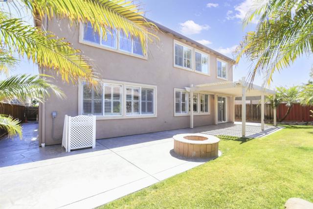 5618 Arcadia Cir, Discovery Bay CA: https://media.crmls.org/mediaz/bfadf060-eec6-4140-9b9d-d144565f8155.jpg