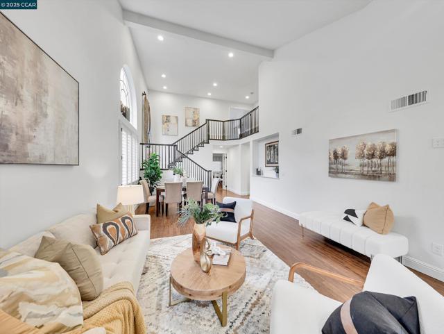 705 Bridge Creek Dr, San Ramon CA: https://media.crmls.org/mediaz/bfae0e46-2496-4dec-bd6d-aaa1c7546899.jpg