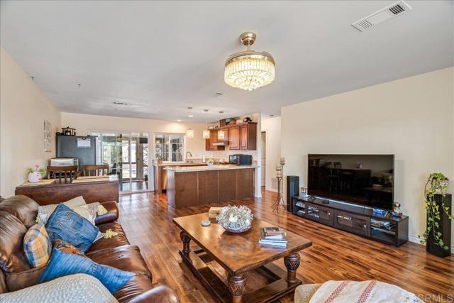 Detail Gallery Image 4 of 31 For 3839 Vista Campana S #66,  Oceanside,  CA 92057 - 2 Beds | 1/1 Baths