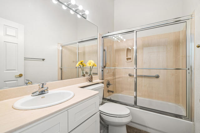 80190 Royal Birkdale Drive, Indio CA: https://media.crmls.org/mediaz/bfae9a75-fea5-4936-ac66-19edf6b3c592.jpg