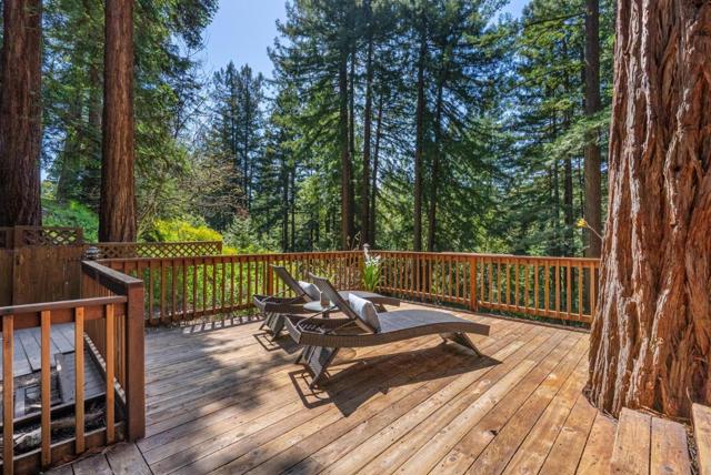16306 Redwood Lodge Road, Los Gatos CA: https://media.crmls.org/mediaz/bfaea2fb-56b2-4910-bfe7-58561718b19c.jpg