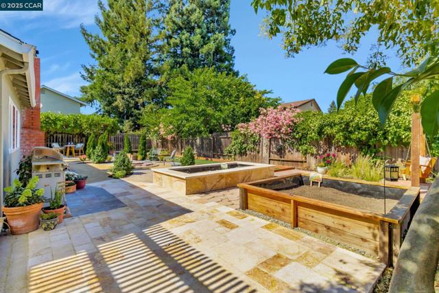 16 Belfast Pl, San Ramon CA: https://media.crmls.org/mediaz/bfafe38b-09e1-4255-914b-366579a2a813.jpg
