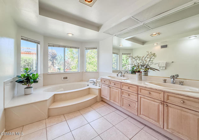 1768 Fox Springs Circle, Newbury Park CA: https://media.crmls.org/mediaz/bfb066f5-23c3-4aad-80d1-8182b9bb10a0.jpg