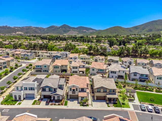 Detail Gallery Image 3 of 44 For 675 Westbrook Loop, San Marcos,  CA 92078 - 5 Beds | 4/1 Baths