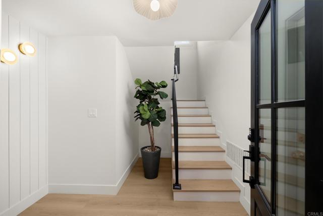 Detail Gallery Image 3 of 34 For 1209 Stanford Ave, Redondo Beach,  CA 90278 - 3 Beds | 2/1 Baths