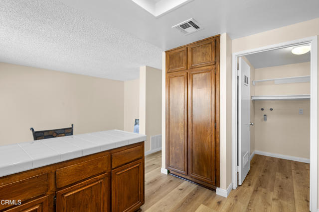 Detail Gallery Image 15 of 42 For 272 Green Moor Pl, Thousand Oaks,  CA 91361 - 3 Beds | 2/1 Baths