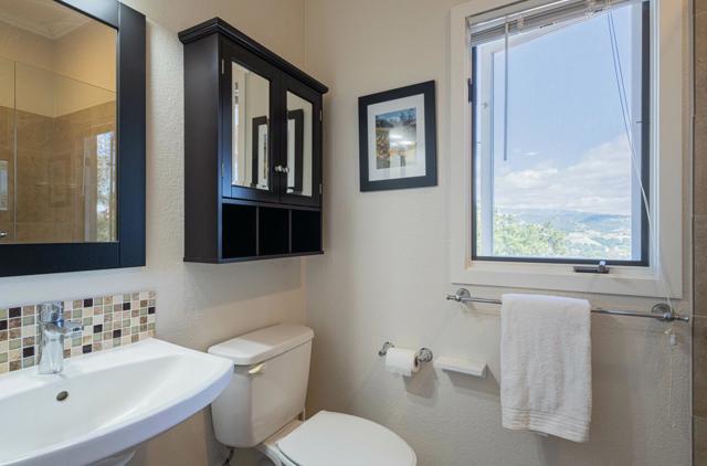 24935 Corte Poco, Salinas CA: https://media.crmls.org/mediaz/bfb1a26c-010c-4c4b-8890-91dff895435c.jpg
