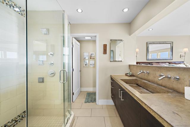 2965 Ocean Front Walk, San Diego CA: https://media.crmls.org/mediaz/bfb21d3d-3aa5-4774-9bc3-31eb113a49b6.jpg