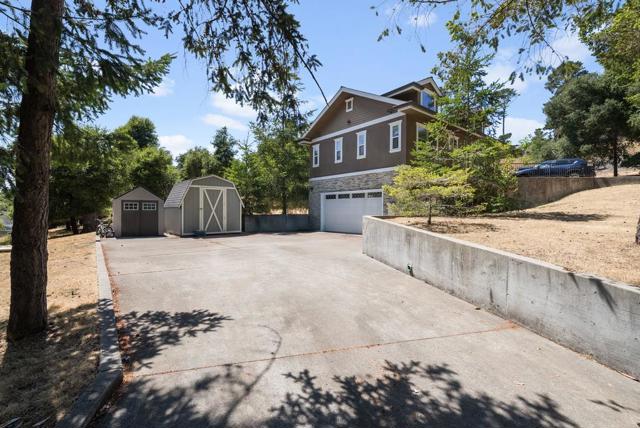 121 Day Valley Lane, Aptos CA: https://media.crmls.org/mediaz/bfb37990-c378-41e9-8c72-d012fe19440f.jpg