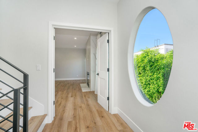 5923 Etiwanda Avenue, Tarzana CA: https://media.crmls.org/mediaz/bfb3e4b0-114a-4e31-9e92-7a2e3b9d3ec7.jpg