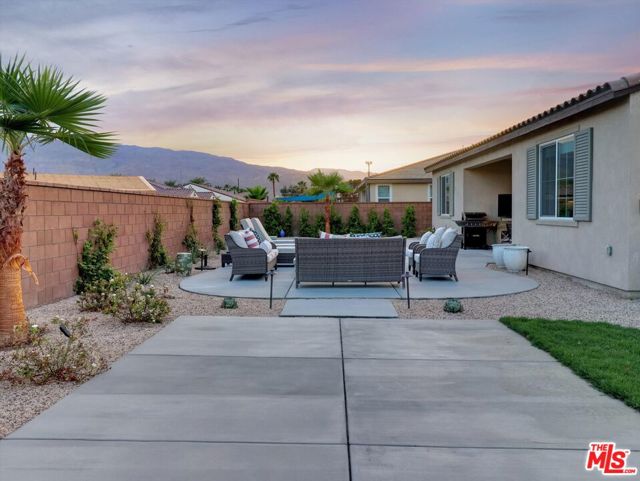 81921 Fiori Del Deserto Drive, La Quinta CA: https://media.crmls.org/mediaz/bfb3e853-7e07-4986-9bb8-58ba4ea4806b.jpg