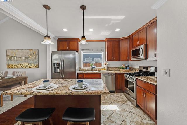 5487 Treeflower Dr, Livermore CA: https://media.crmls.org/mediaz/bfb403d4-c940-47d7-971d-e237b2c04ee2.jpg