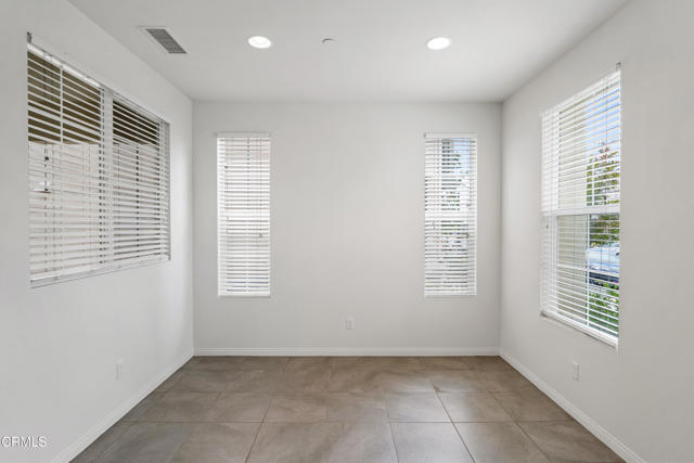 174 Stage Trail Road, Camarillo CA: https://media.crmls.org/mediaz/bfb41dd9-8c0c-4e82-a1d4-8f76e851d2e9.jpg