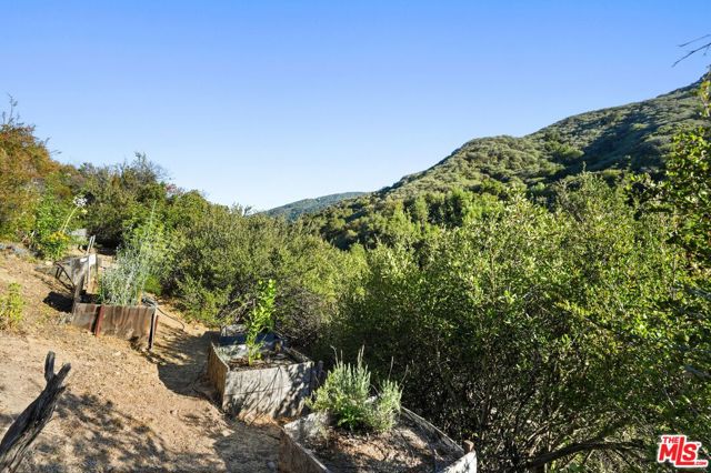 860 Old Topanga Canyon Road, Topanga CA: https://media.crmls.org/mediaz/bfb4eba8-1789-46e2-9722-6327f2165eb8.jpg