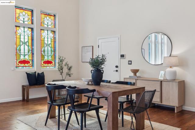 6300 Shattuck Ave, Oakland CA: https://media.crmls.org/mediaz/bfb5cce5-da83-487f-b894-721282e3717b.jpg