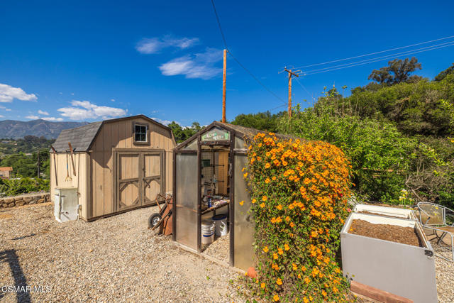 1585 Loma Drive, Ojai CA: https://media.crmls.org/mediaz/bfb717c4-9893-4a8a-890e-96d1219a6e71.jpg