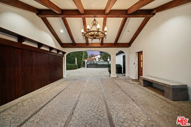 2347 E Valley Road, Santa Barbara CA: https://media.crmls.org/mediaz/bfb7826f-80bf-4c6d-961f-1cb5bfe720cf.jpg