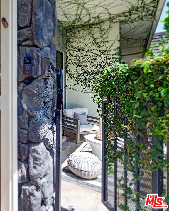 4776 La Villa Marina, Marina del Rey CA: https://media.crmls.org/mediaz/bfb79042-dade-4755-b22f-1e91115b3097.jpg