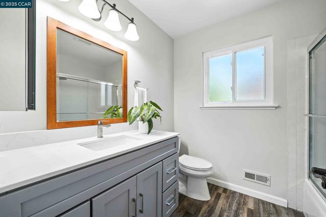 4417 Sunlight Ct, Concord CA: https://media.crmls.org/mediaz/bfb866bb-e32e-42b2-8cf7-01d9cf40a15f.jpg