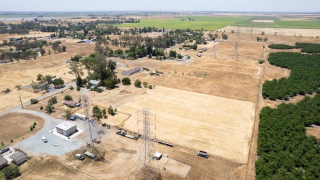 11835 Hobday Road, Wilton CA: https://media.crmls.org/mediaz/bfb89fd0-f1c7-43c0-9bb9-e57acf737abc.jpg