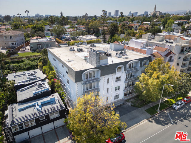 2025 S Beverly Glen Boulevard, Los Angeles CA: https://media.crmls.org/mediaz/bfb8c077-396d-4c05-a068-bedcdb7b50a3.jpg