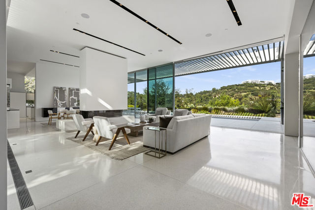 Drew Fenton | 12251 Castlegate Drive Los Angeles CA | MLS: 7060159