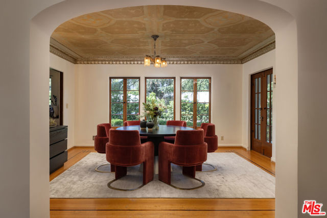 205 S Lomita Avenue, Ojai CA: https://media.crmls.org/mediaz/bfb8df99-1f25-49fe-b5cd-c27e5145aee0.jpg