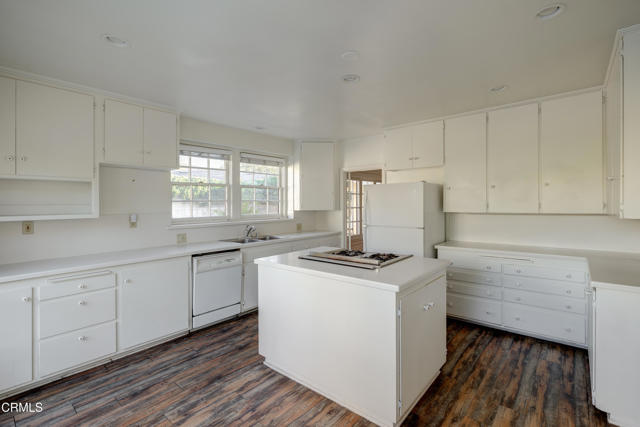 Detail Gallery Image 9 of 37 For 4463 Commonwealth Ave, La Canada Flintridge,  CA 91011 - 3 Beds | 2 Baths