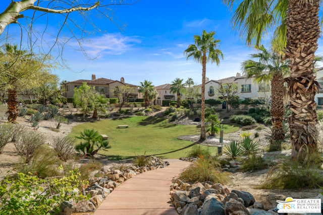 1426 Yermo Drive, Palm Springs CA: https://media.crmls.org/mediaz/bfb998ce-7ac2-4b2f-a318-1ce88d413439.jpg