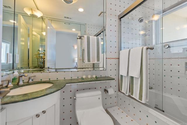 Detail Gallery Image 35 of 46 For 7327 El Fuerte St, Carlsbad,  CA 92009 - 5 Beds | 4/1 Baths