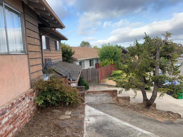 2847 Ralston Way, Hayward CA: https://media.crmls.org/mediaz/bfb9c3a0-ade2-4bf6-9030-c0897a60b27a.jpg