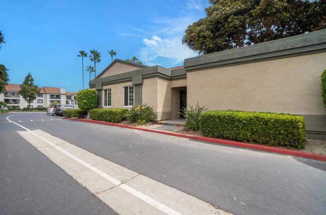 7405 Charmant Dr, San Diego CA: https://media.crmls.org/mediaz/bfb9e4d3-dfb9-416a-a4eb-d80d4b5933a0.jpg