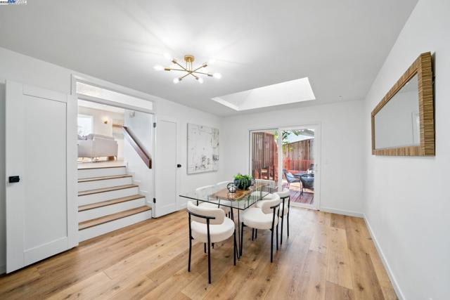 35 San Joaquin Pl, Novato CA: https://media.crmls.org/mediaz/bfba843d-e3e7-4a05-9635-7ddcabf03d83.jpg